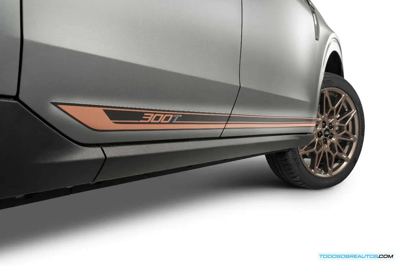 Suspensión rebajada de la Ford Maverick con el kit Lobo