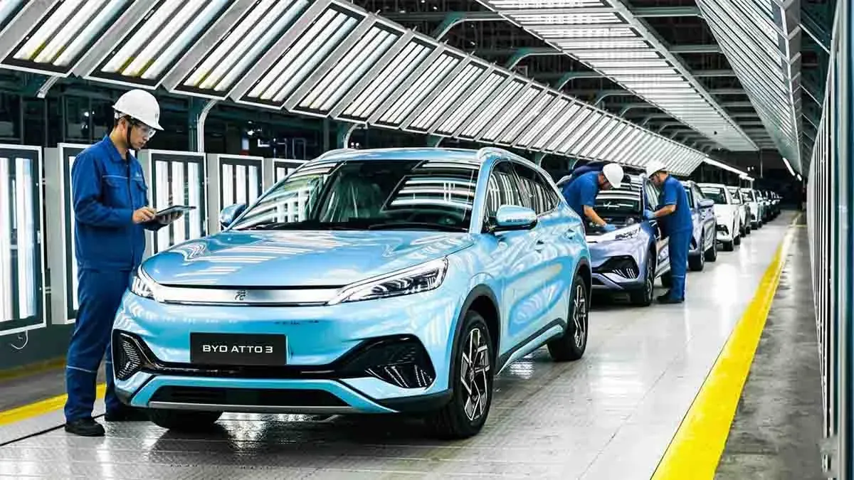 BYD apunta a España para instalar su tercera planta europea de vehículos eléctricos