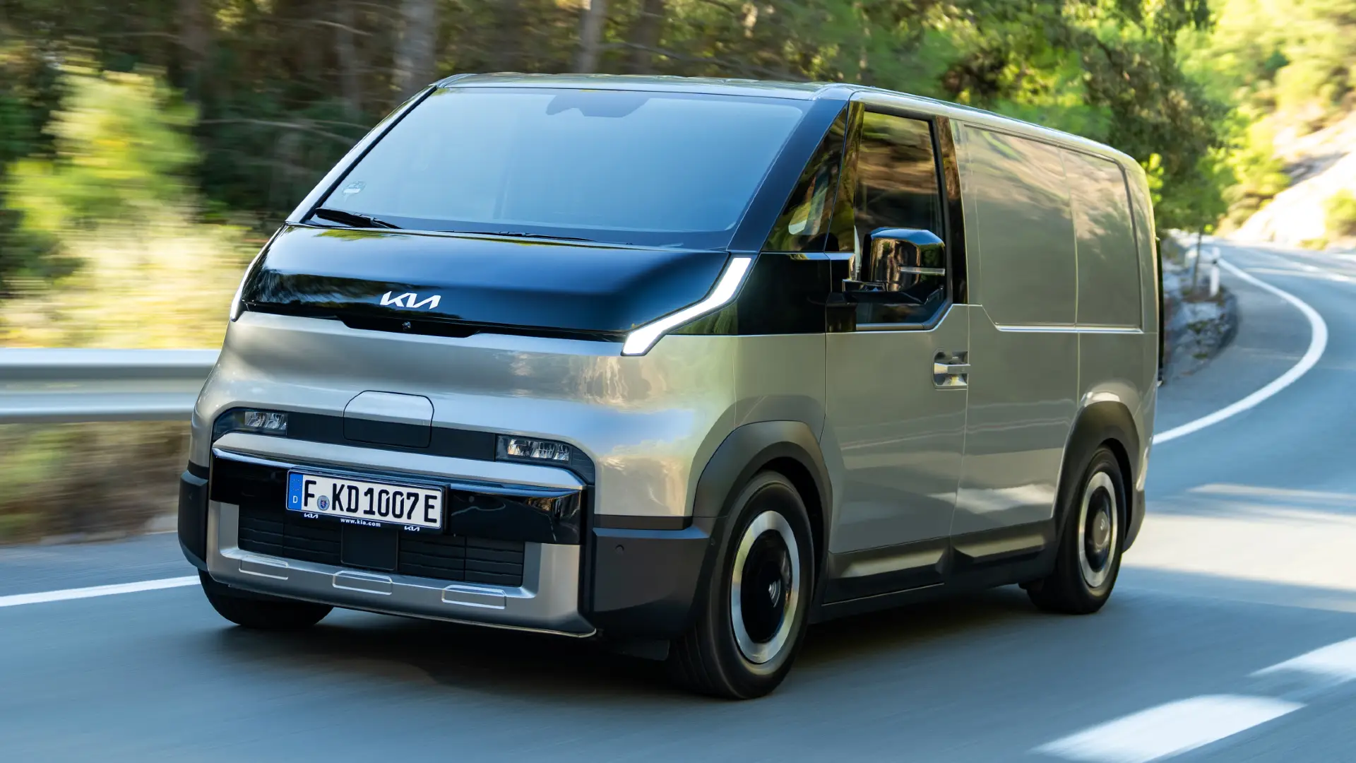 Kia means business: Kia PV5