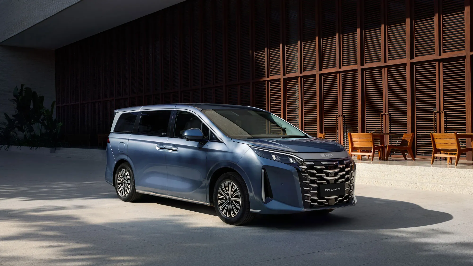 Vehículo BYD M9