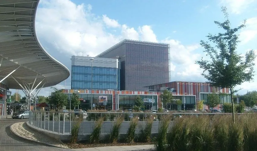 Square Campus