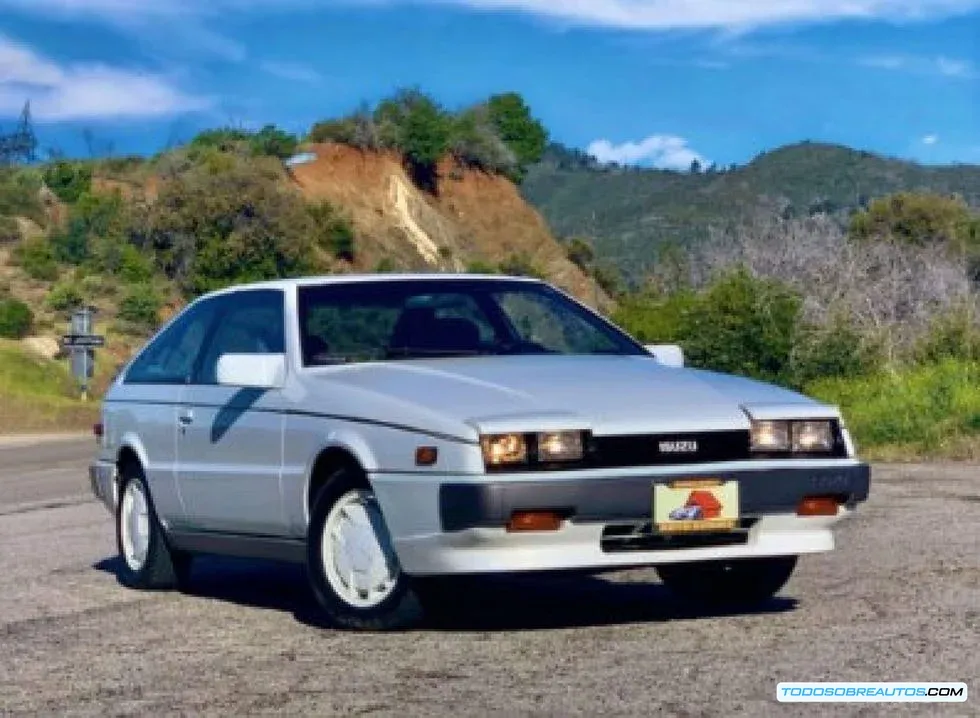 Isuzu Impulse RS Turbo de 1987 diseñado por Giorgetto Giugiaro.