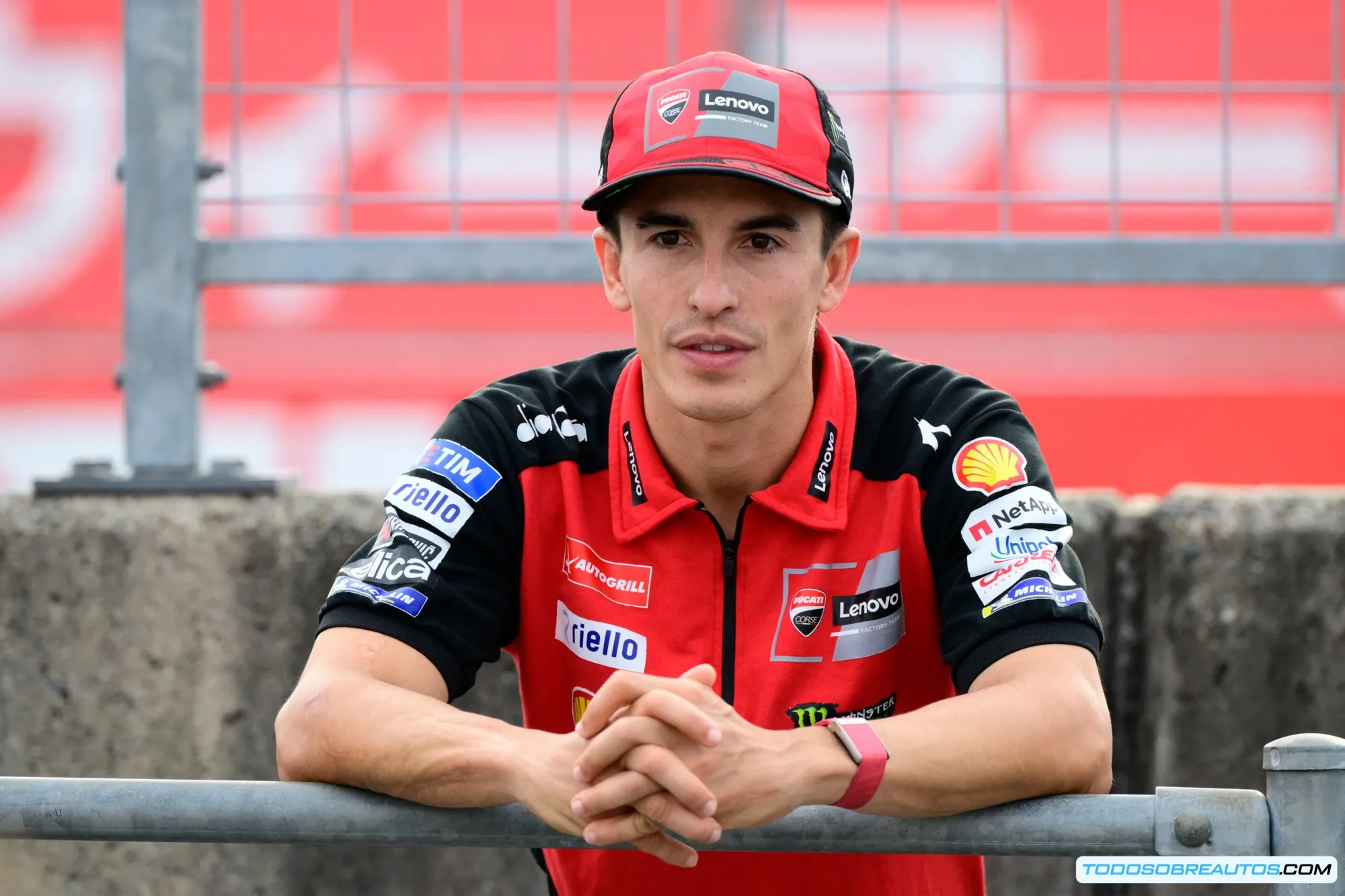 Tecnología de medición remota de emisiones aplicada a vehículos en circulación, similar al sistema Hermes5G descrito para analizar la contaminación de flotas automotrices