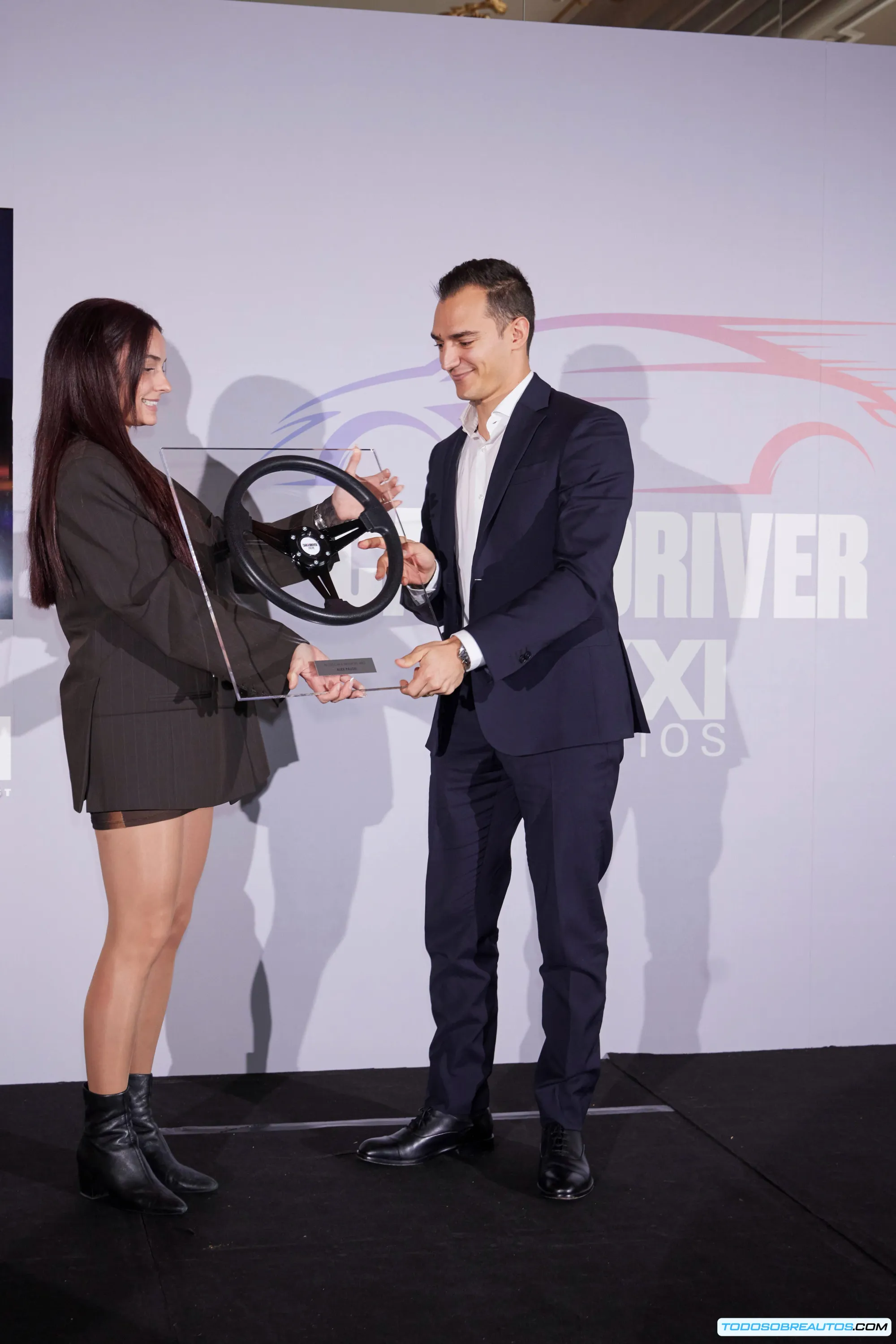 Nissan LEAF, ganador del Premio Car and Driver 2024 como Coche Innovador en la edición XXXI