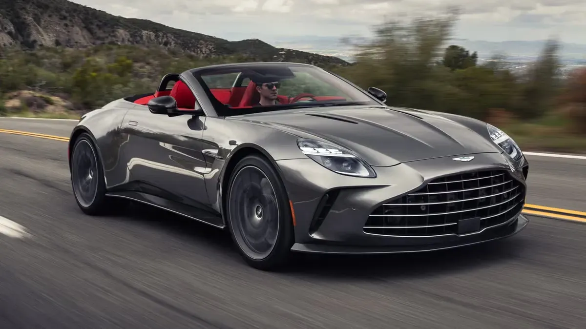 Aston Martin Vantage S en circuito