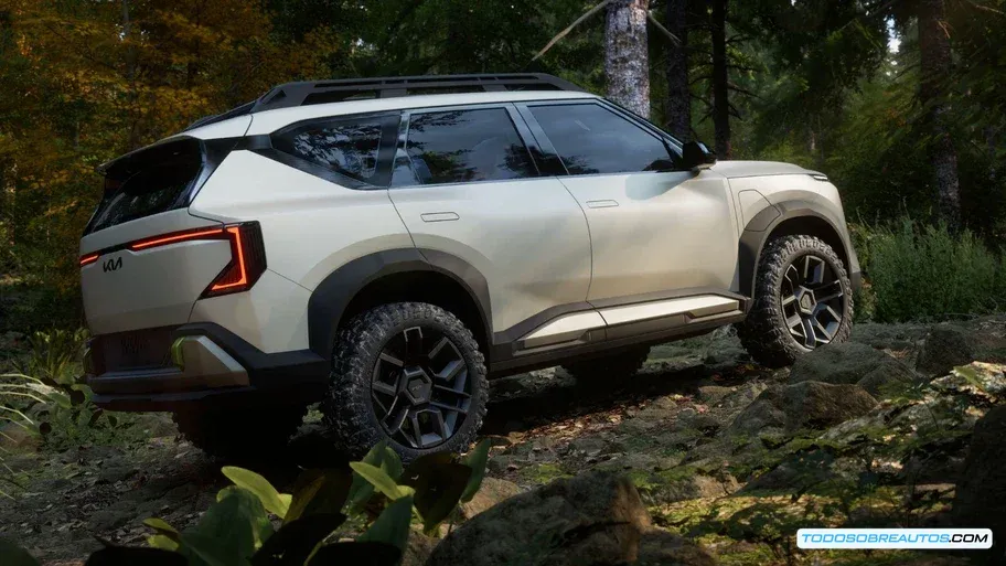 Diseño exterior del Kia EV5 WKNDR con parrilla Tiger Nose, mayor altura al piso y protecciones robustas para aventura off-road