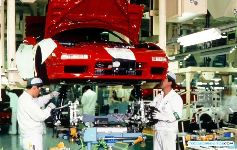 Detalles del Honda NSX de primera generación en proceso de restauración por Honda Heritage Works