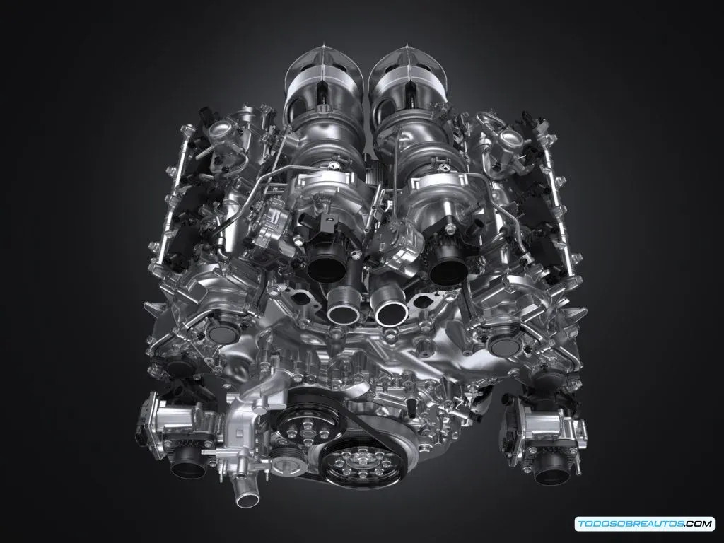 Comparativa visual del Toyota GR GT con rivales como Ferrari SF90 Stradale y McLaren Artura, destacando diferencias en diseño y filosofía de ingeniería