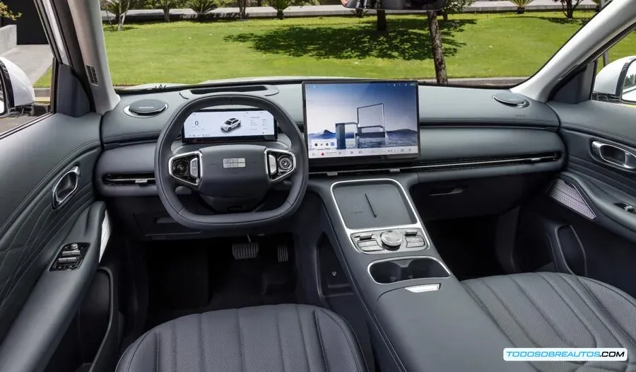 Geely EX5 EM-i 2026 en carretera