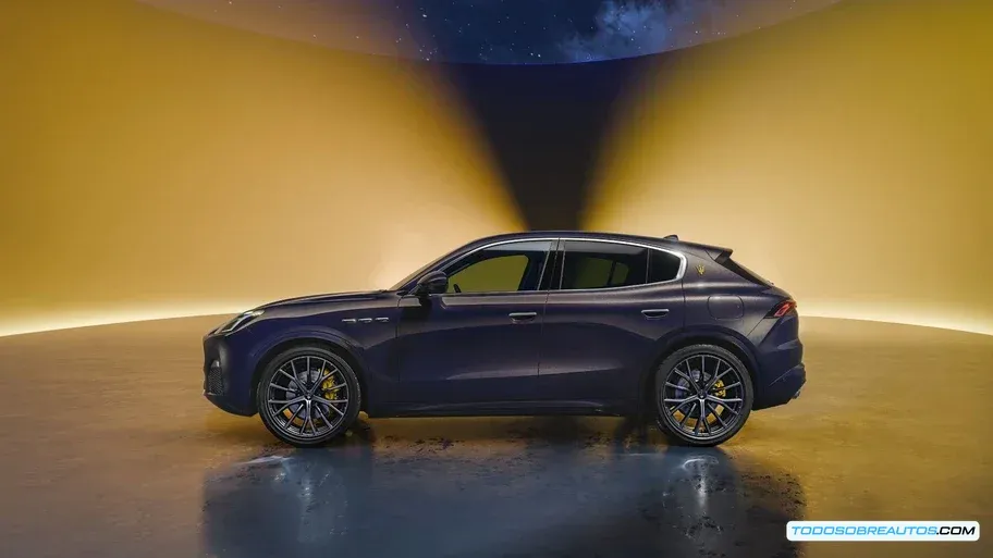 Maserati Grecale Lumina Blu vista lateral