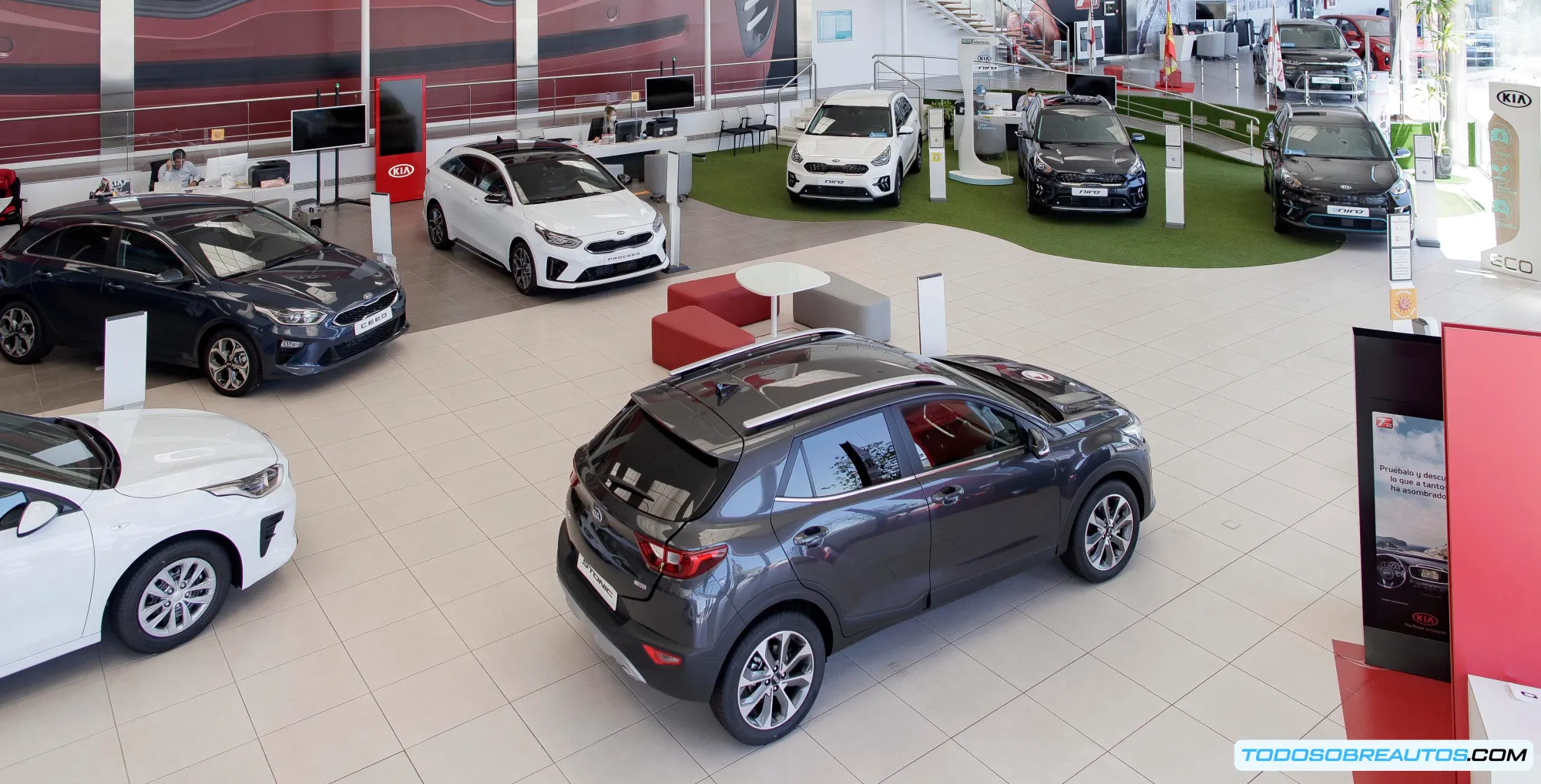 Coches nuevos representando las diferentes regiones y precios