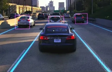 seguridad del FSD de Tesla Bajo el Microscopio de la Realidad