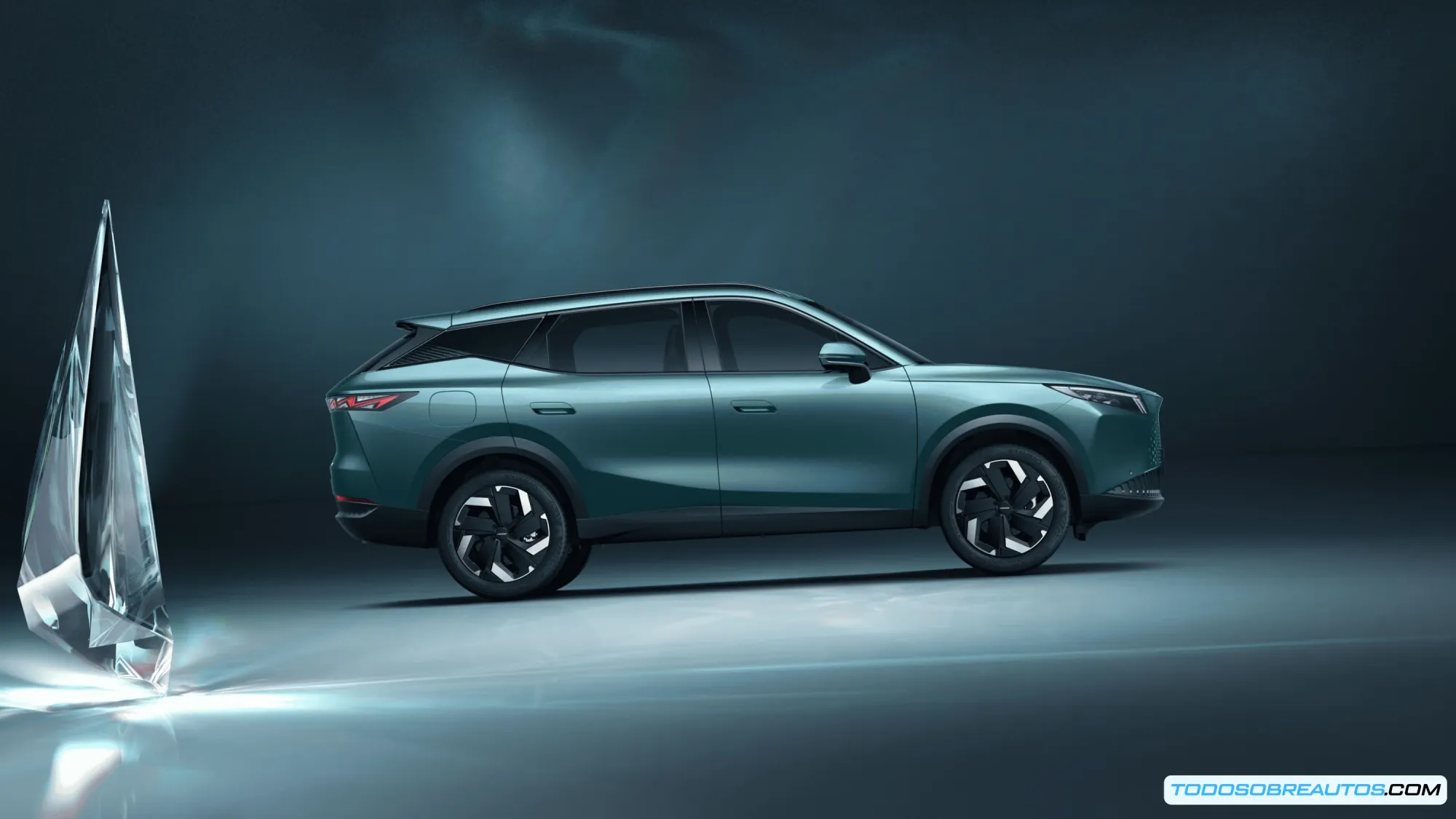 Detalle del mecanismo de deslizamiento de la pantalla del Omoda 7 SHS.