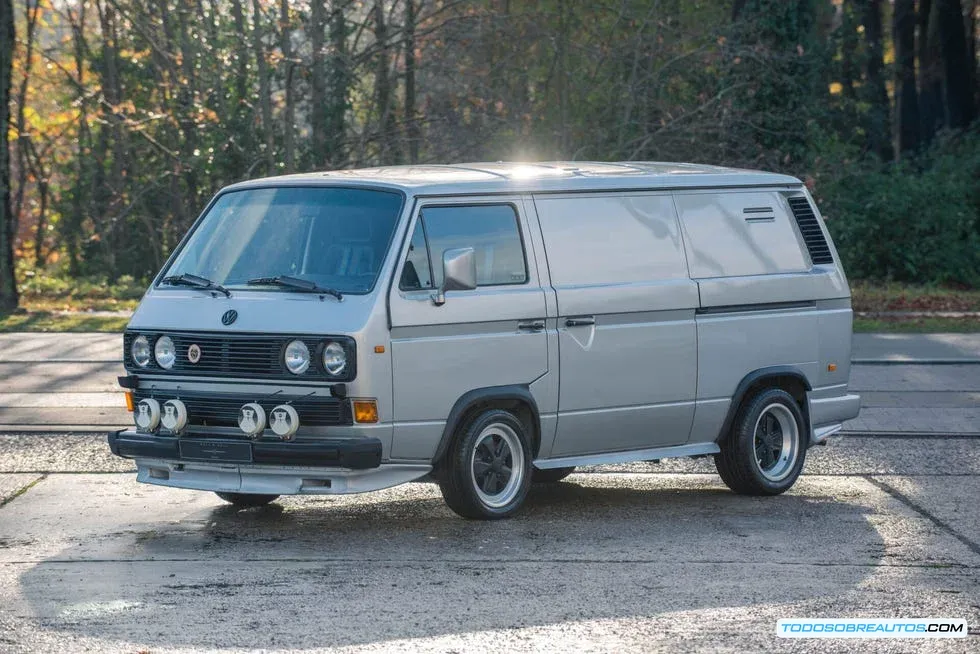 Motor Porsche 911 SC instalado en Volkswagen T3 - transformación técnica completa