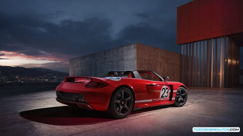 Interior del Porsche Carrera GT Sonderwunsch con tapicería Indian Red y detalles en carbono