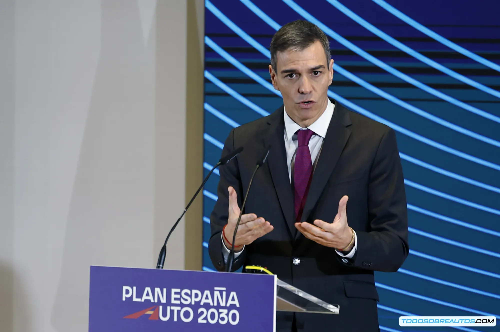 Modelos de coches eléctricos económicos 2026 como el Citroën ë-C3 y Renault R5