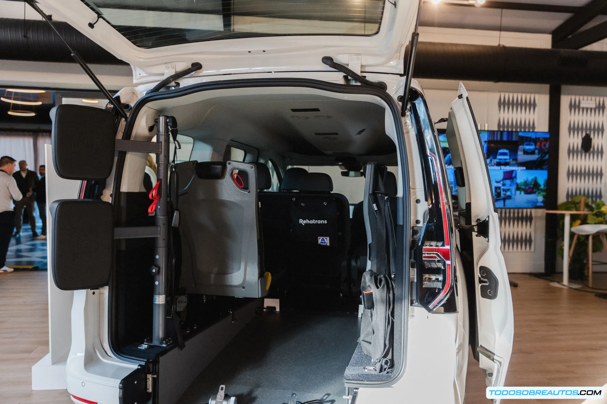 Interior de furgoneta Volkswagen comercial transformada - Modelos disponibles en soluciones estandarizadas VW
