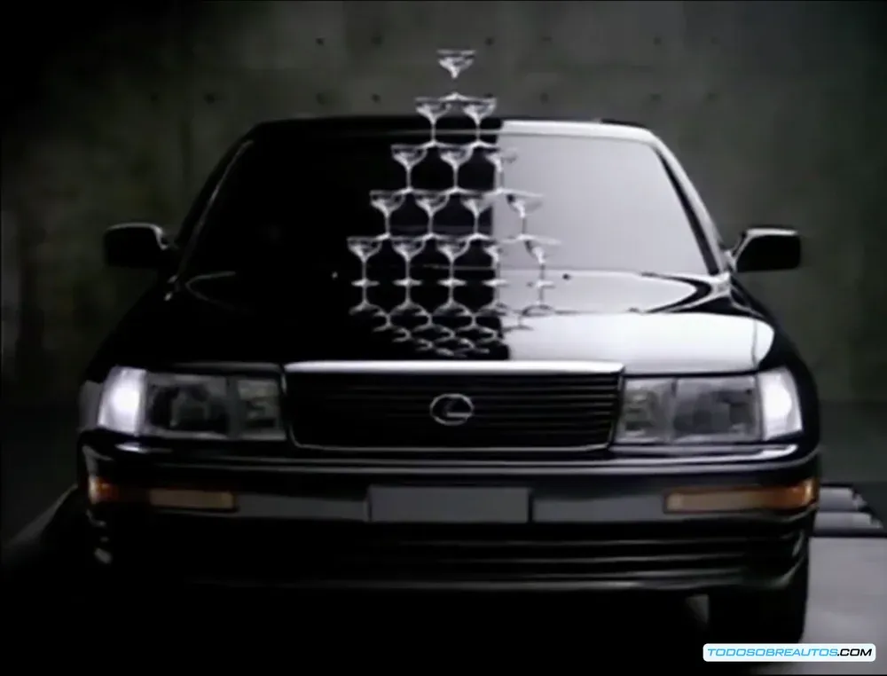 Lexus LS 400 modelo original en detalle