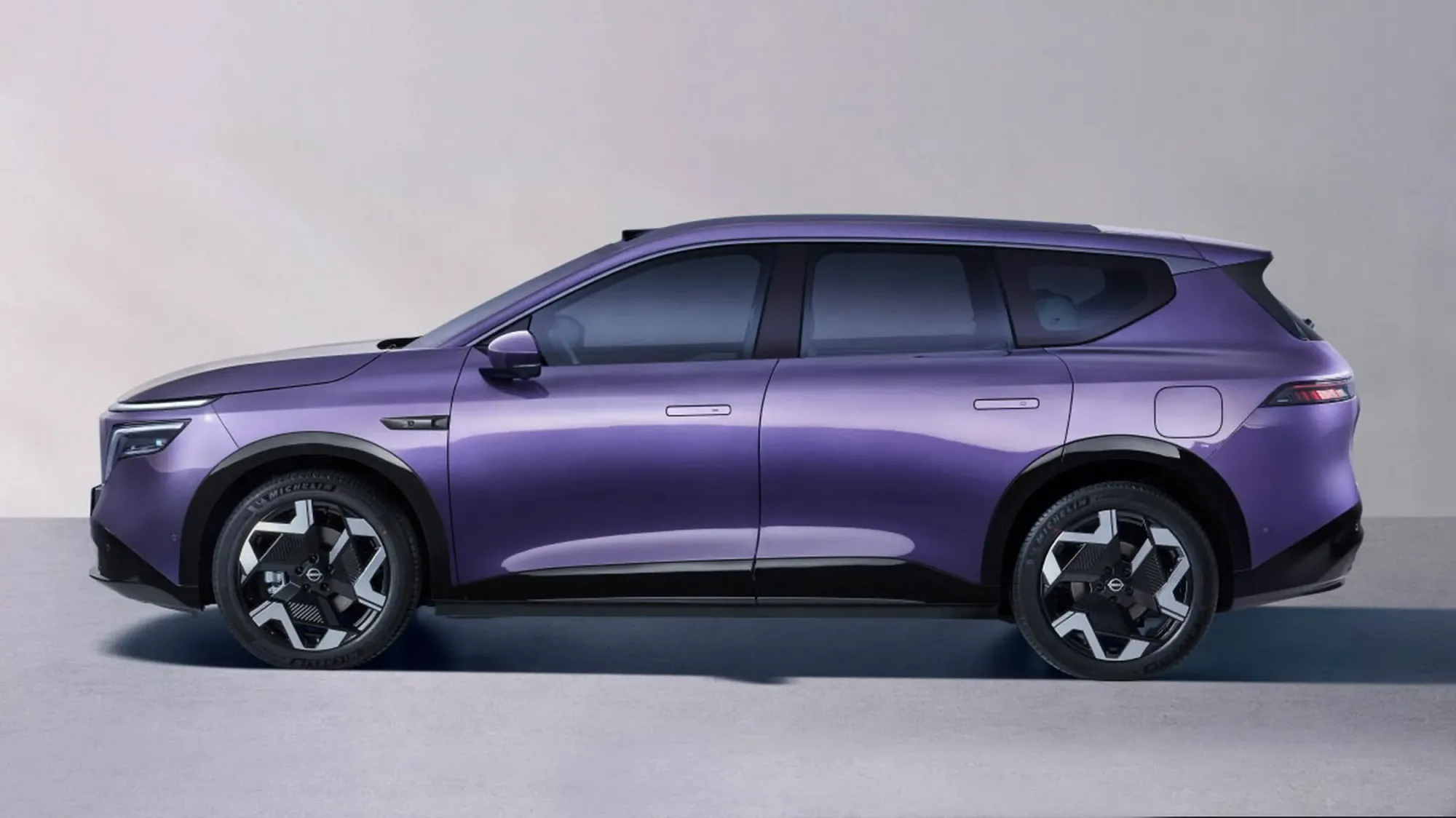 Nissan NX8 Morado