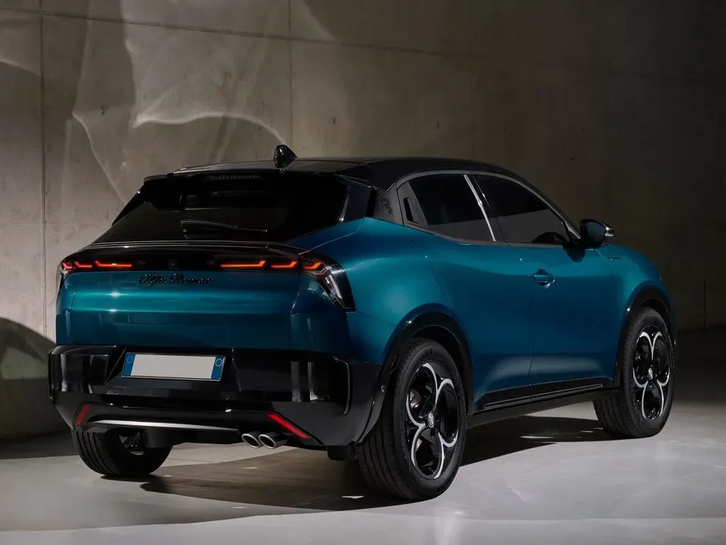 Alfa Romeo Nuevo Junior Ibrida, Configurador de coches nuevos