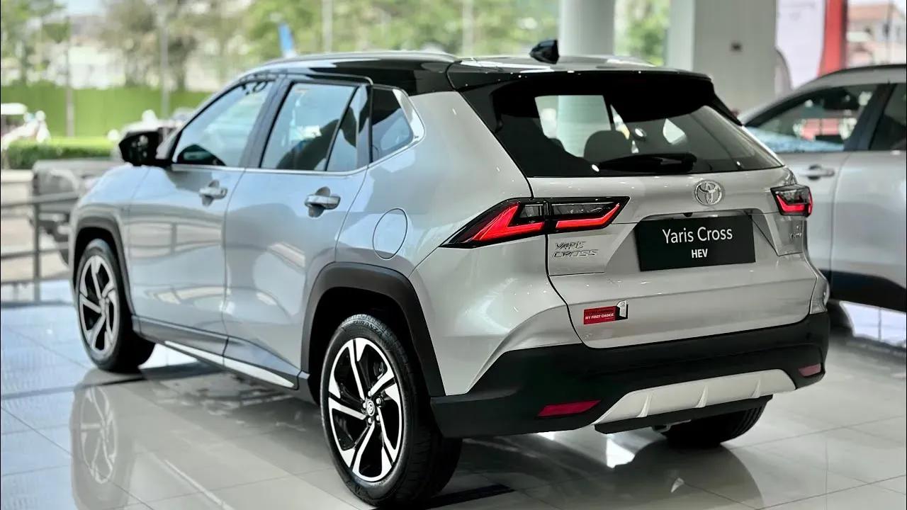 New Toyota Yaris Cross HEV ( 2024 )
