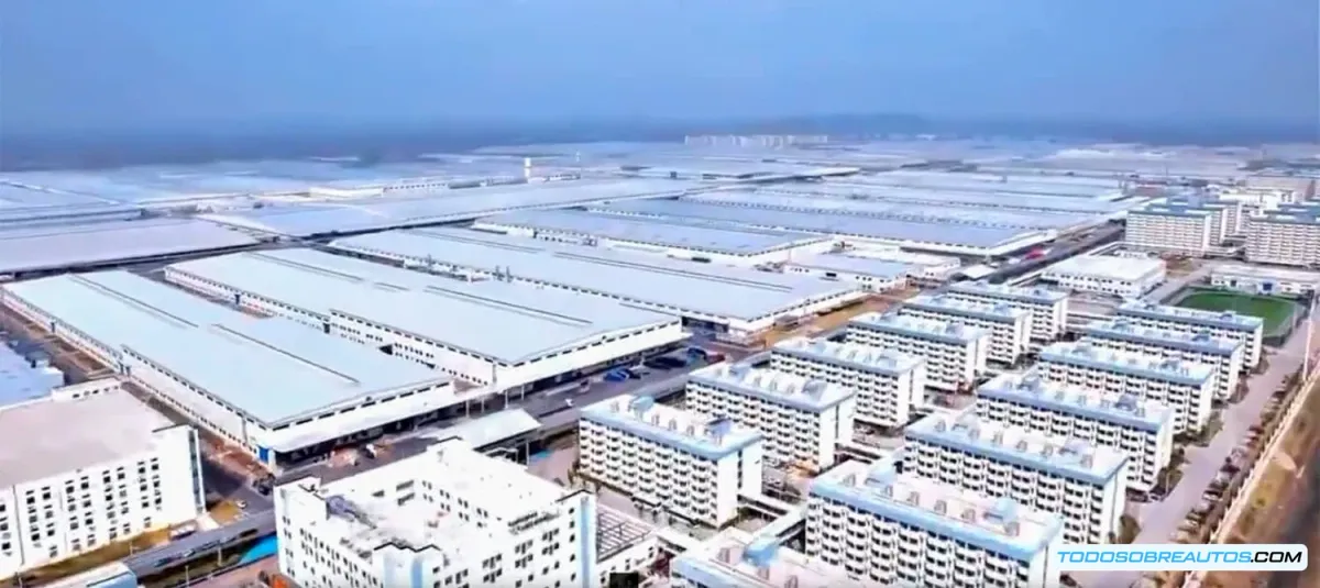 BYD Zhengzhou: La Mega Fábrica China que Redefine la Producción de ...