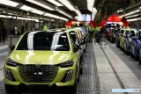 Fábricas de Coches Paralizadas y Miles de Vehículos Perdidos