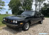 Mercury Capri V6 1976, vista frontal de tres cuartos.