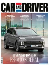 Vista detallada de la portada de Car and Driver número 333 con enfoque en el Hyundai Ioniq 9
