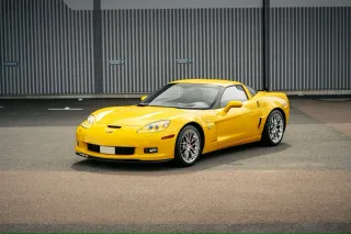 Chevrolet Corvette Z06 C6 color amarillo