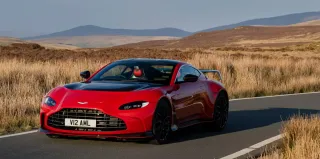 Aston Martin Vantage 2023 Rojo
