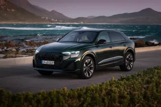Audi Q8 2024 Gris