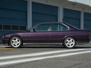 BMW M5 E34 Morado