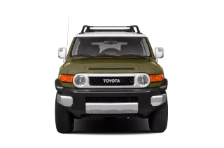 Exterior frontal del Toyota FJ Cruiser color verde