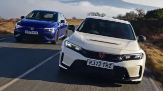 Audi RS5 vs Honda Civic