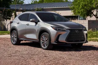Lexus NX Hybrid 2025