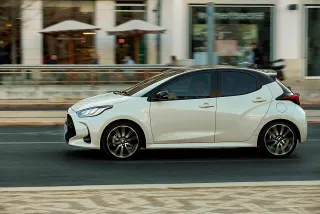 Toyota Yaris Eléctrico