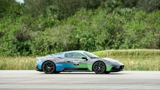 Maserati MC20 Impone Nuevo Récord Mundial de Velocidad Autónoma