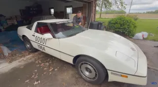 Primer Corvette C4 VIN 001