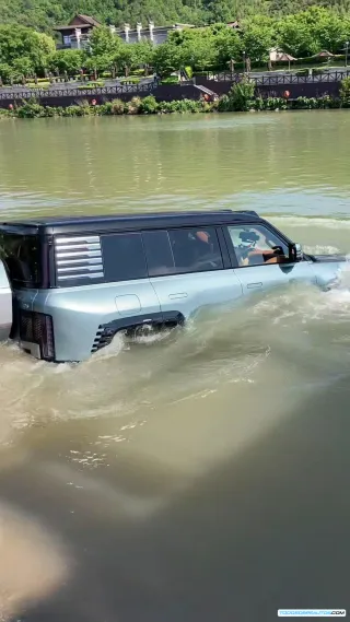 Yangwang U8