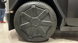Neumáticos de la Tesla Cybertruck