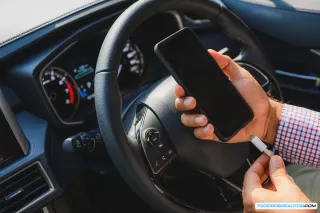 Cargar el Móvil en el Coche