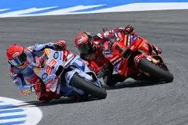 Duelo Márquez vs Bagnaia en Le Mans MotoGP 2025