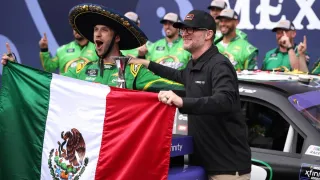 Triunfo en NASCAR México