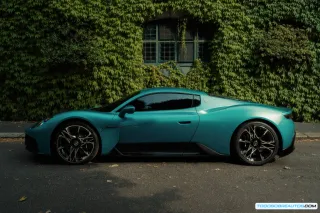 Maserati MC20 MCPura color turquesa vehículo elegante 