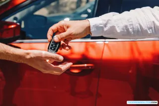 En esta imagen podemos ver una entrega de vehículo ITP coche segunda mano