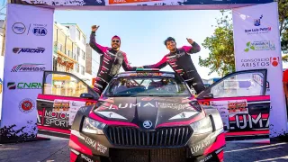 Lalo Solís y Carlos García sorprendieron en una competencia donde acudieron pilotos de talla internacional / Comisión Nacional de Rallies