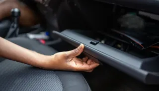 Guantera Refrigerada en Coches