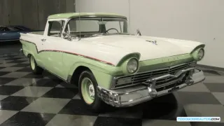 Imagen de una Ford Ranchero clásica, mostrando su diseño distintivo.