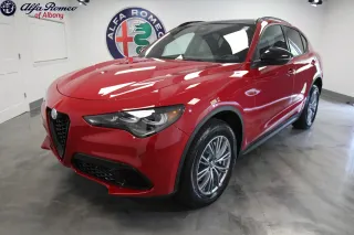 Alfa Romeo Stelvio 2024 rojo